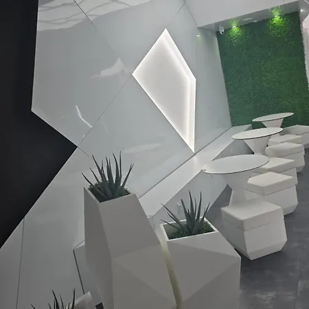 Optimi Hostel *