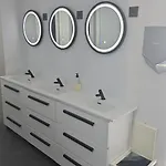 Optimi Hostel
